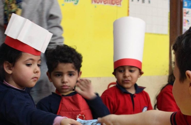 KG 1 A&B - I Sell, "Role Play" Activity