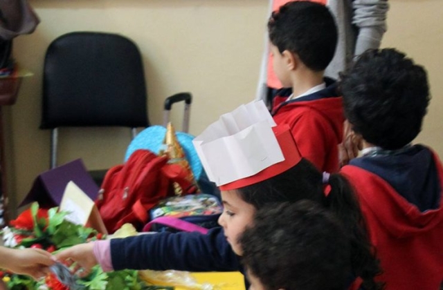 KG 1 A&B - I Sell, "Role Play" Activity