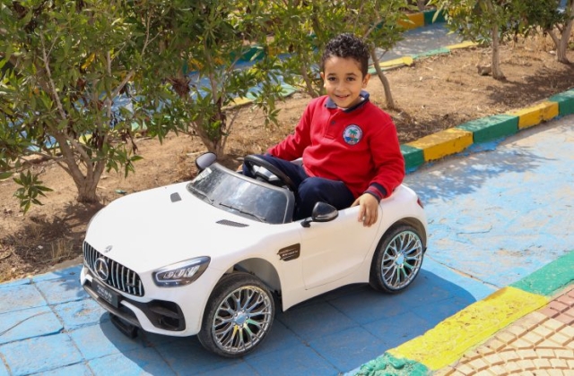 I.S.K | American Division | Students having fun riding the cars KG 2 | 2022-2023